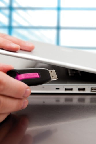 Verbatim V3 USB Drive 16GB USB flash drive USB Type-A 3.2 Gen 1 (3.1 Gen 1) Black,Pink