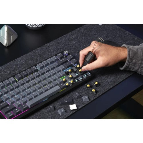 Corsair K65 PLUS WIRELESS 75 % RGB keyboard Gaming RF Wireless + USB QWERTY English Black