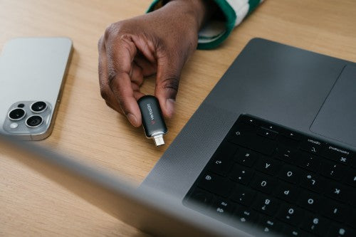 Verbatim Plectra USB-C Flash Drive Black 64GB