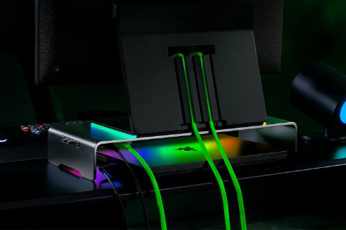 Razer RC21-02320100-R3M1 monitor mount / stand 68.6 cm (27") Desk Aluminium